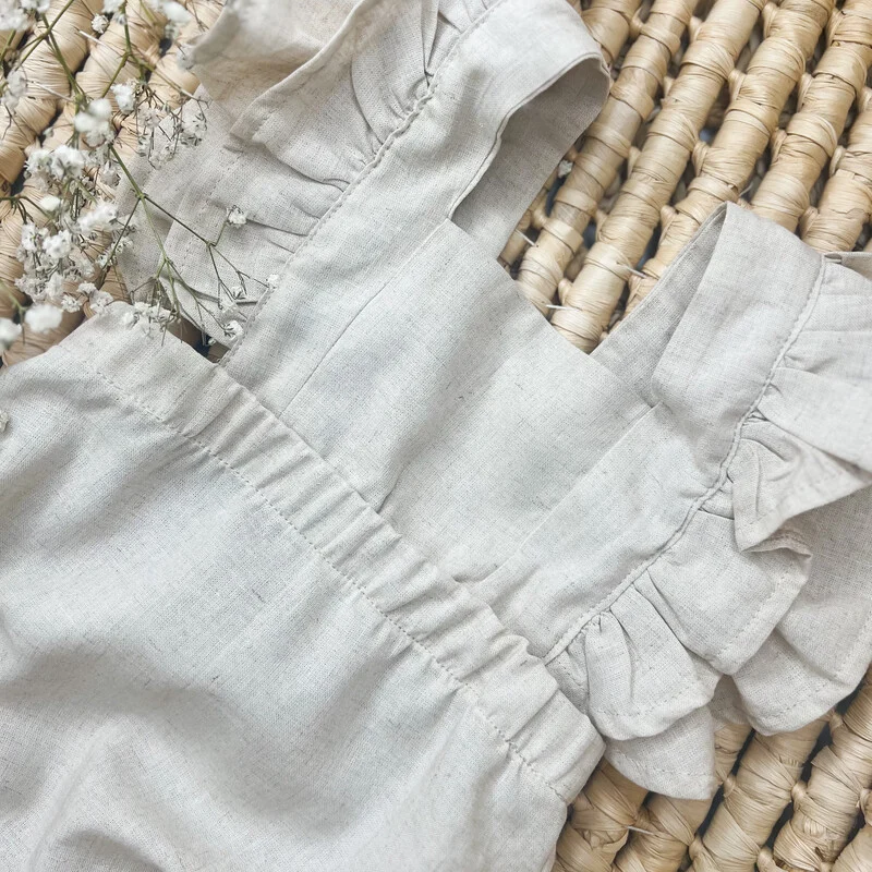 Lniane rampersy niemowlęce z szelkami - obrazek 4