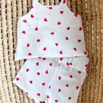 Muślinowy komplet w serduszka